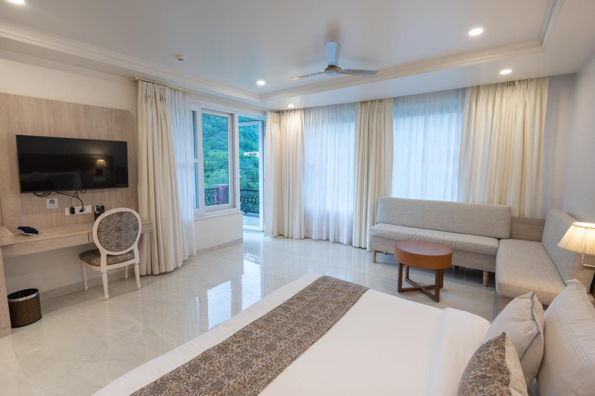 Terrakotta Rishikesh Hotel ภายนอก รูปภาพ